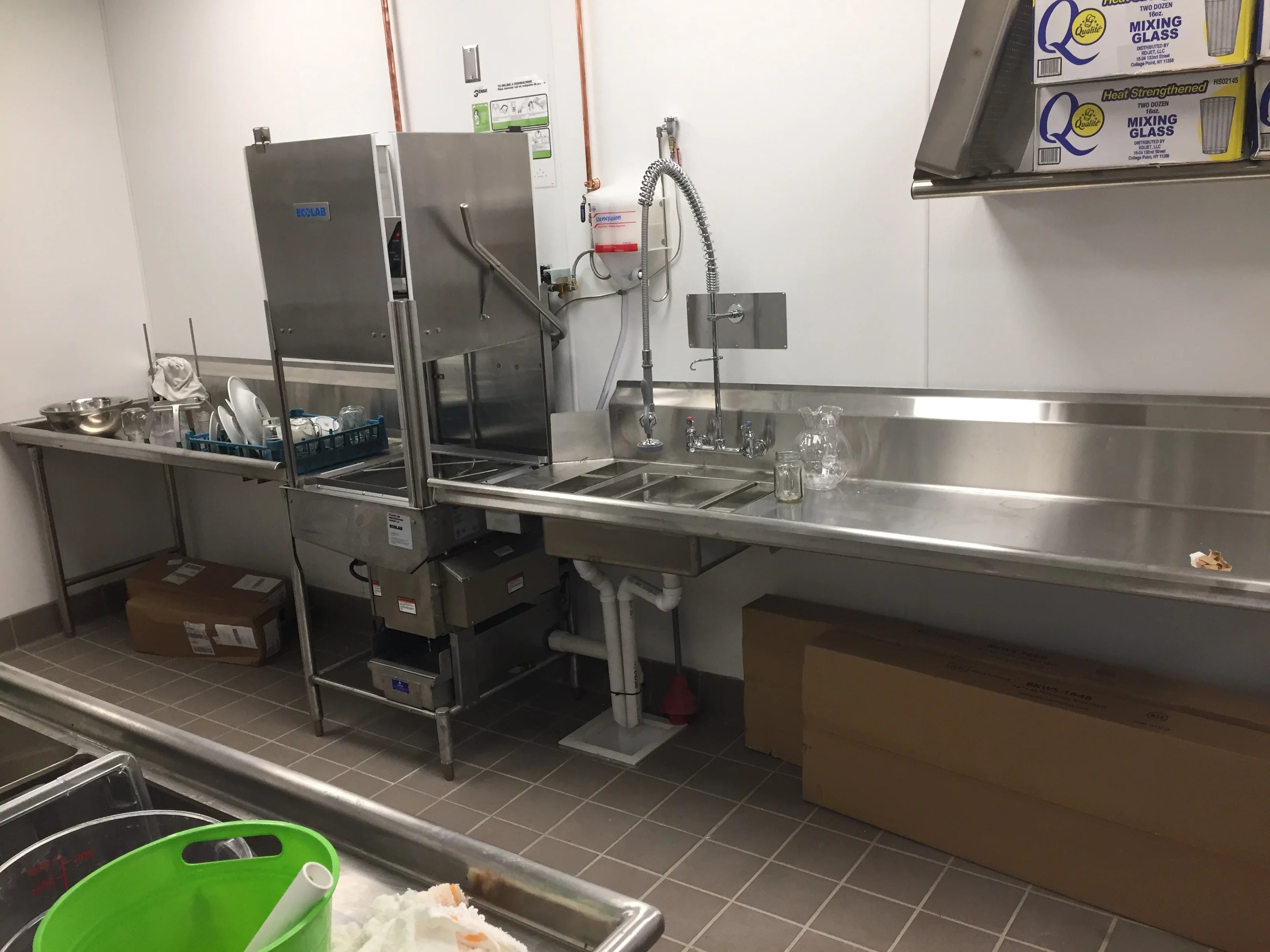 LA Bistro commercial kitchen sink