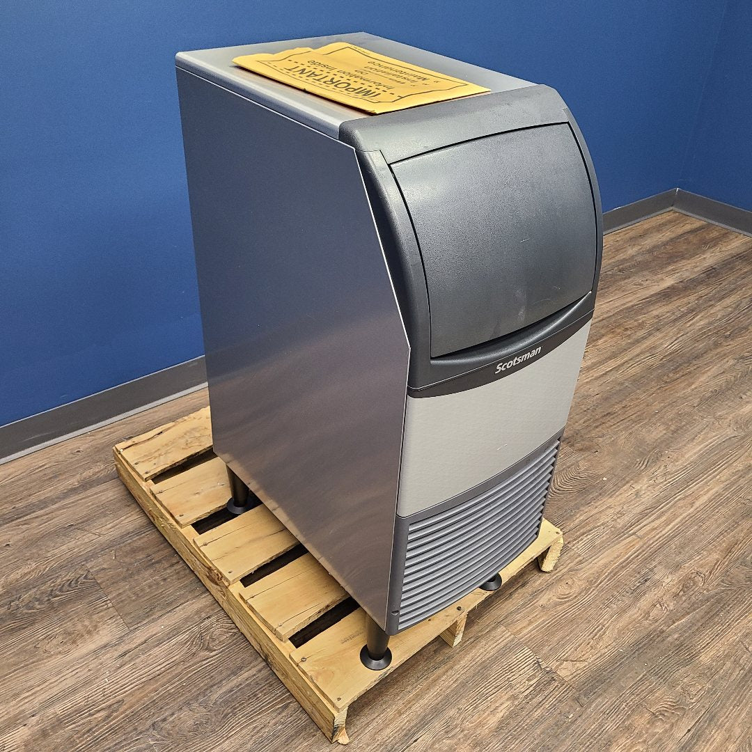 Scotsman CU0415MA-1 60 lb. Undercounter Ice Maker with Bin (Demo 1951)