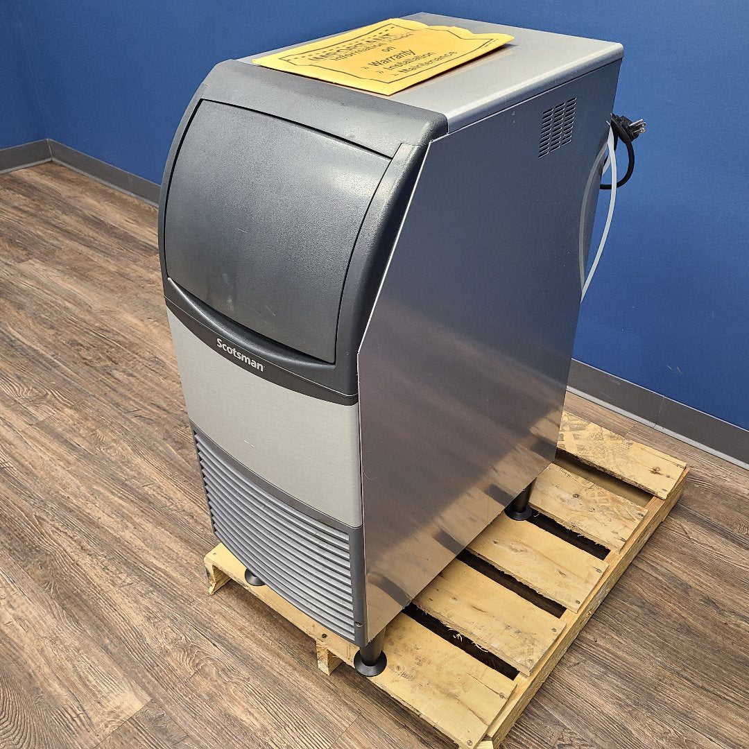 Scotsman CU0415MA-1 60 lb. Undercounter Ice Maker with Bin (Demo 1951)