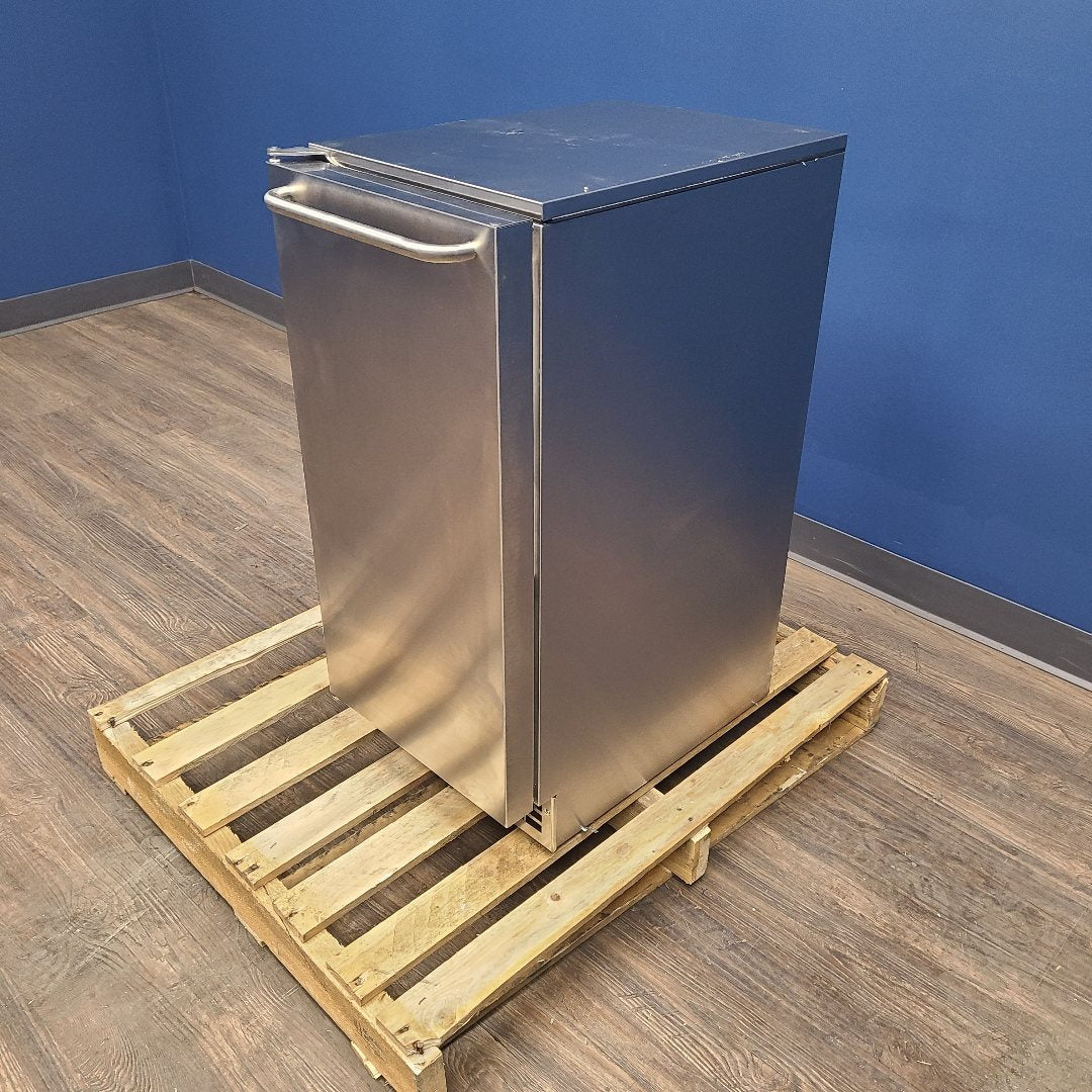 Scotsman CU50GA-1C Undercounter Ice Maker with Bin (Demo Unit 2009)