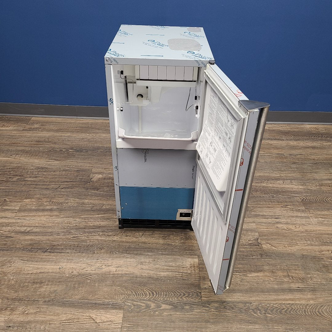 Floor Model Hoshizaki AM-50BAJ Undercounter Ice Maker No. 1032894
