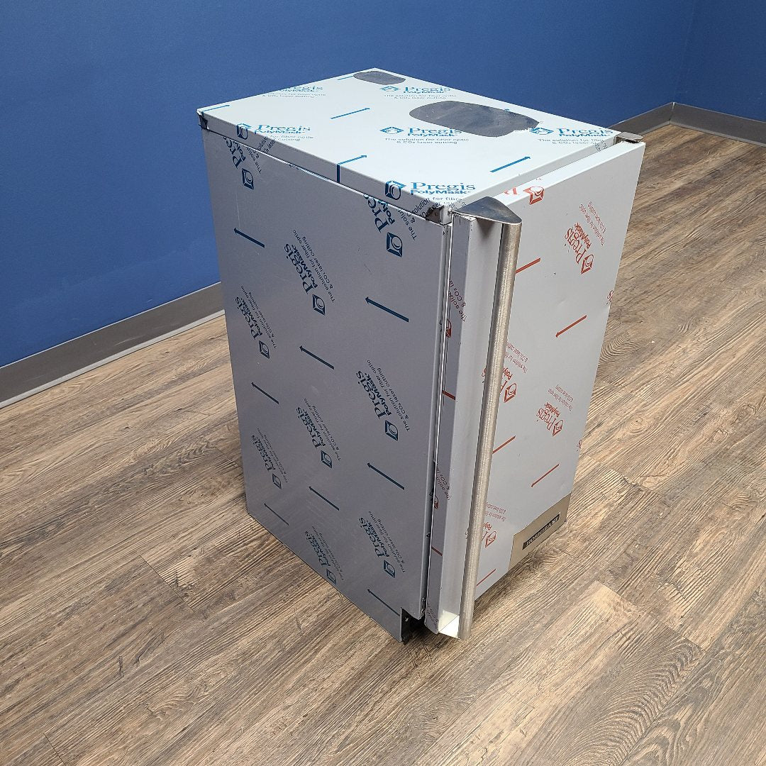 Floor Model Hoshizaki AM-50BAJ Undercounter Ice Maker No. 1032894