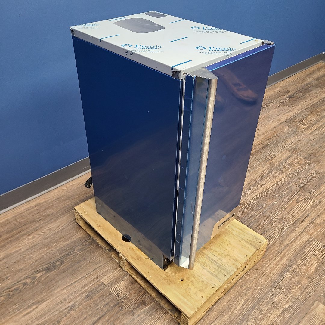 Floor Model Hoshizaki AM-50BAJ Undercounter Ice Maker No. 1032895