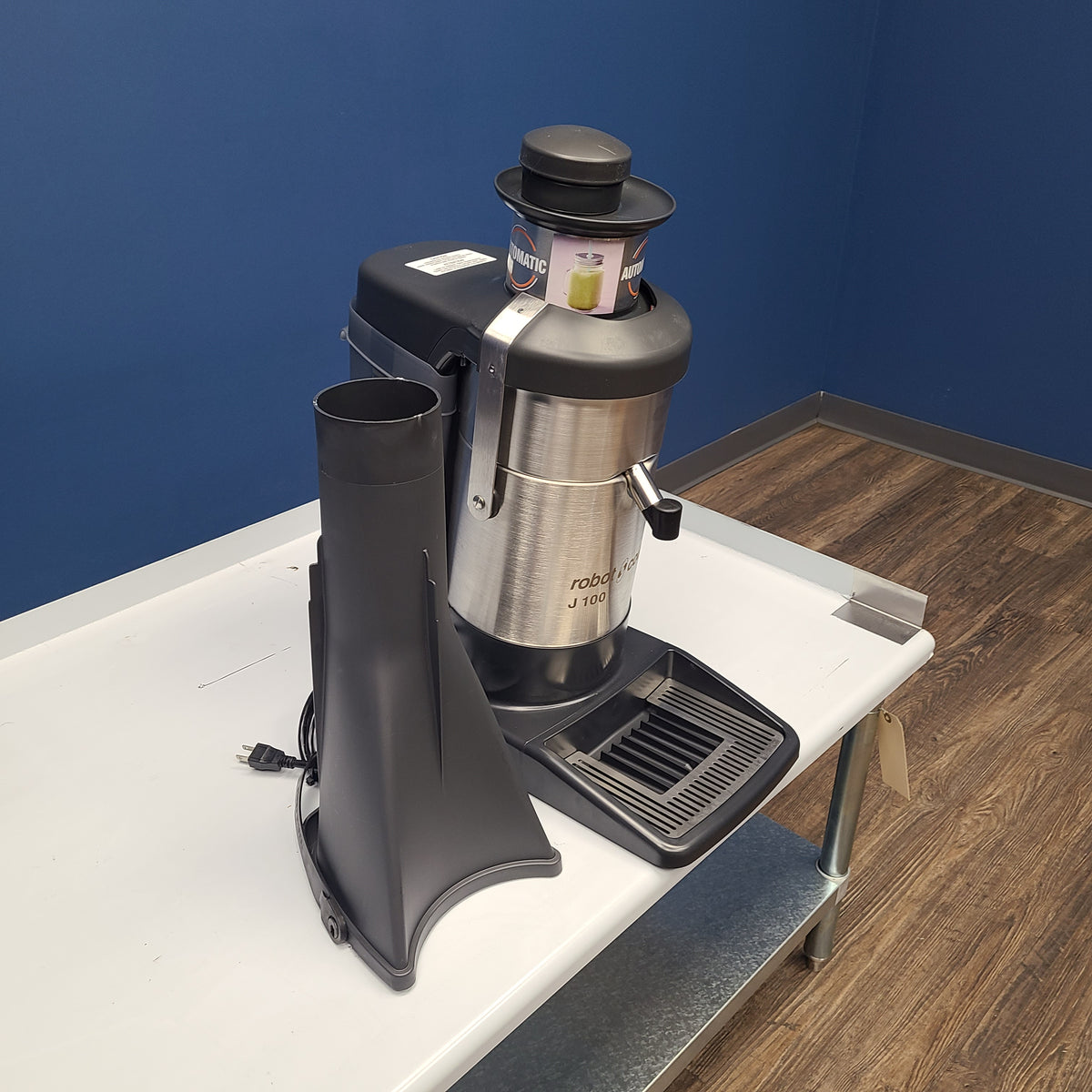 Robot Coupe J100 Juicer (Floor Model) No. 1086244
