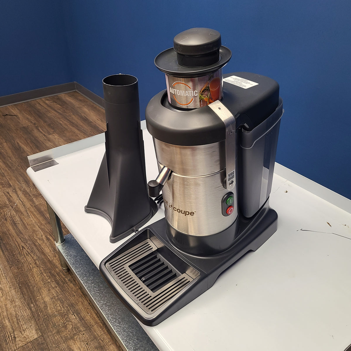 Robot Coupe J100 Juicer (Floor Model) No. 1086244