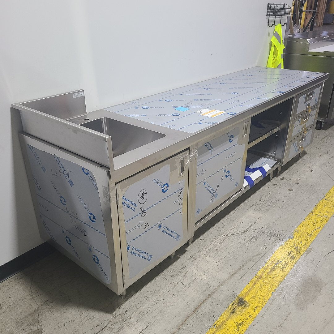 R&D Fabricating, LLC Work Table Work Table (Floor Model) No. 1071697