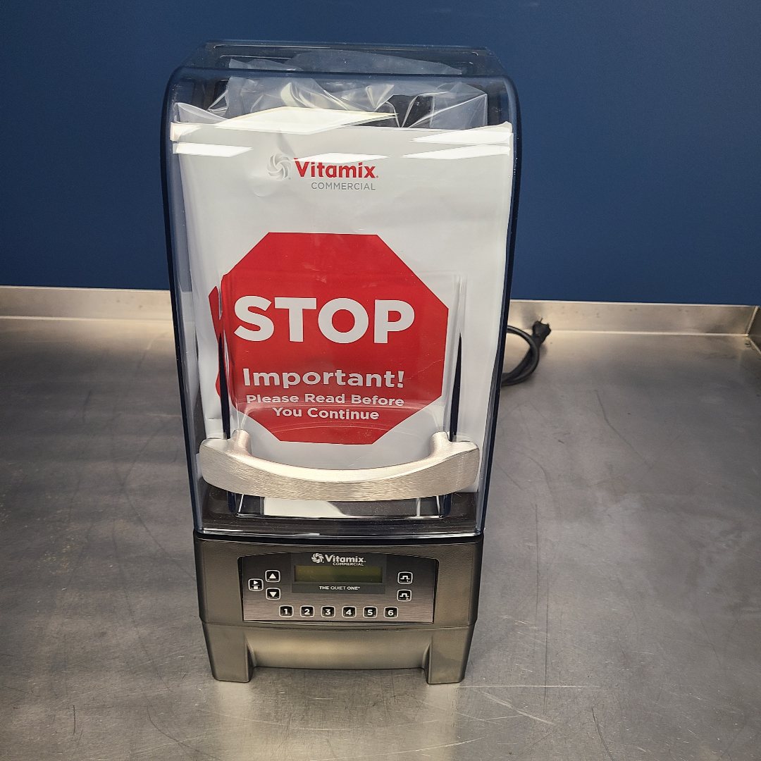 Floor Model Vitamix VM0145  No. 1059981
