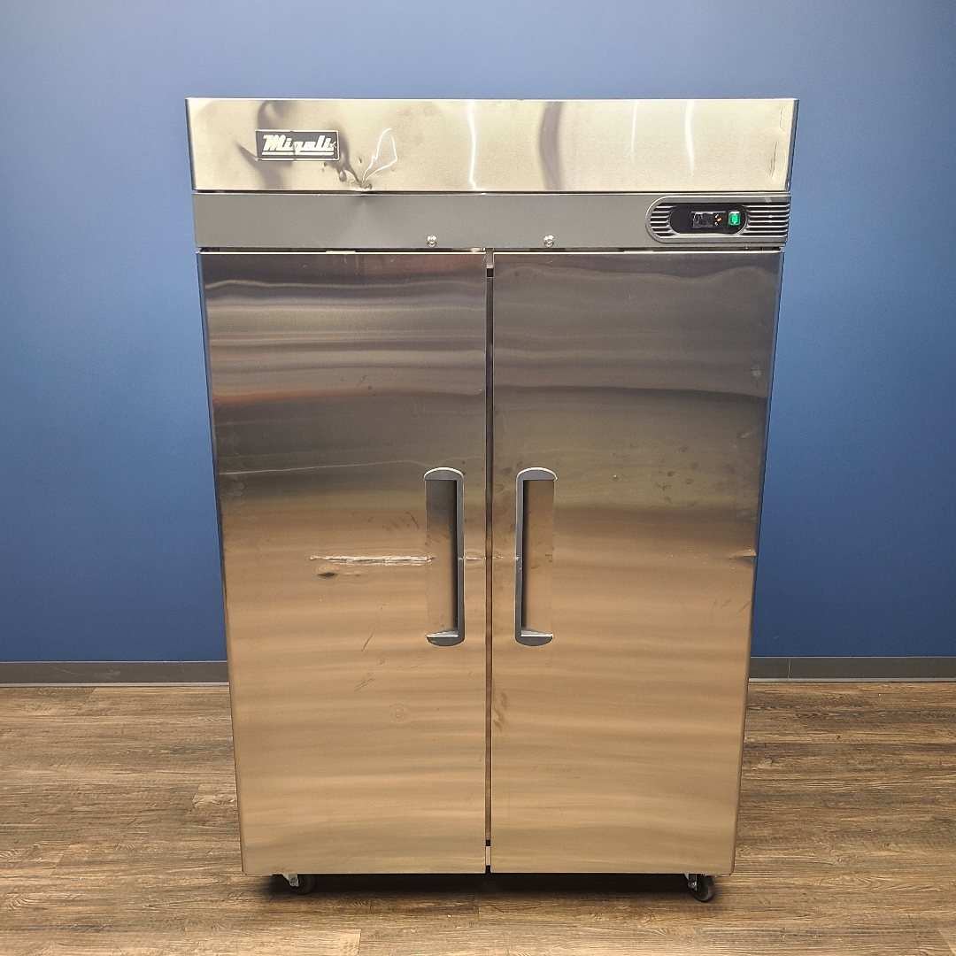 Migali C-2R-HC 51" 2 Door Reach-in Refrigerator (Scratch & Dent T023)