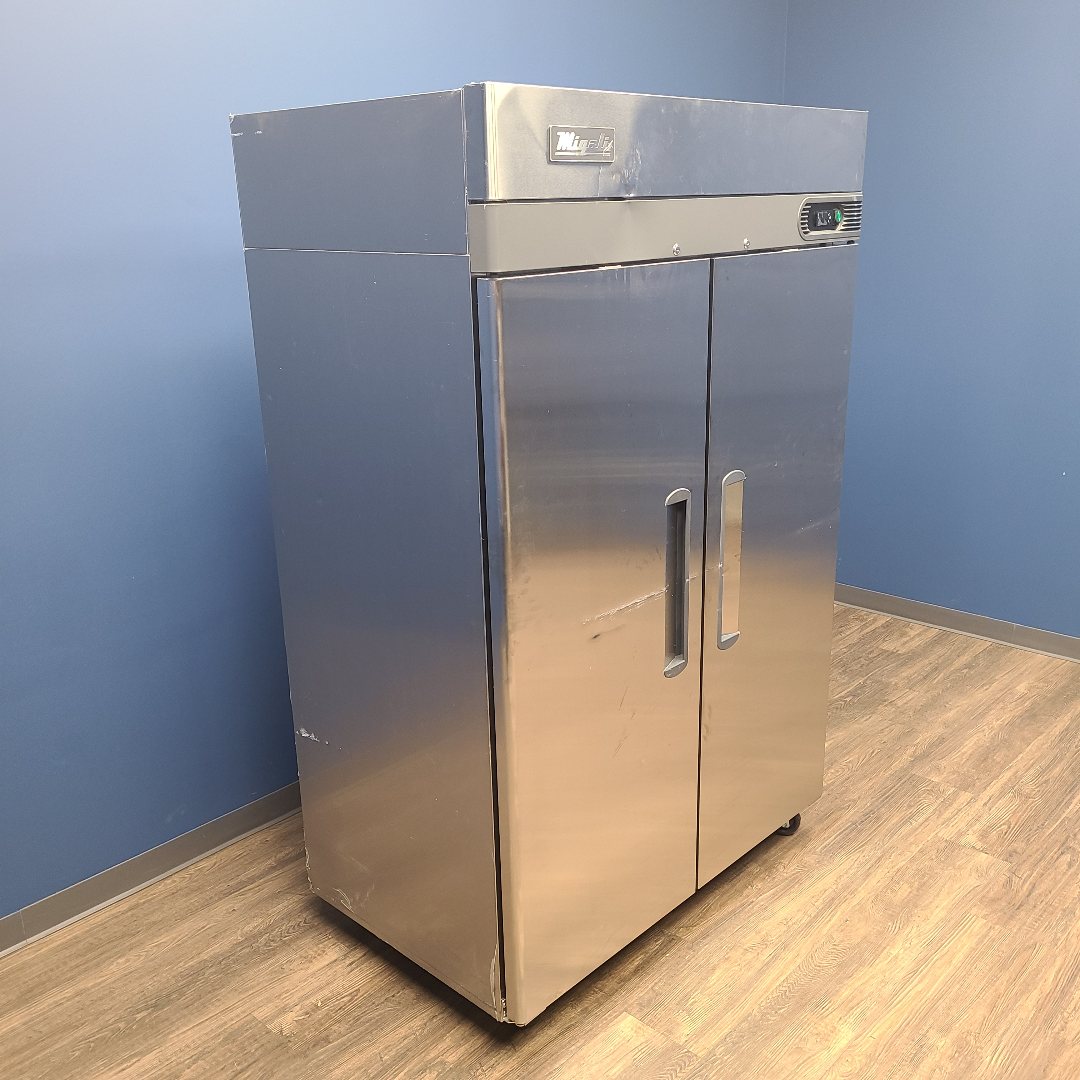 Migali C-2R-HC 51" 2 Door Reach-in Refrigerator (Scratch & Dent T023)