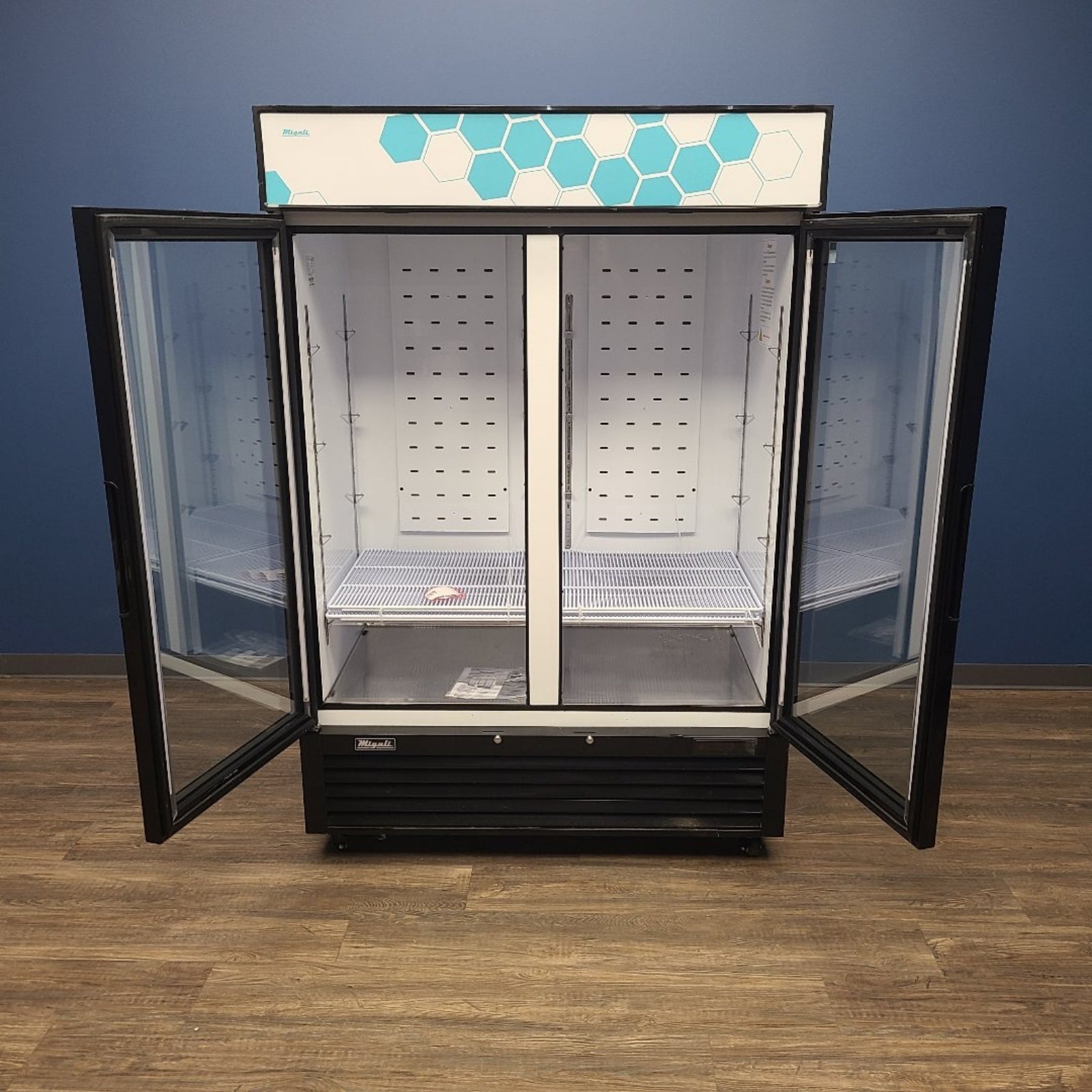 Scratch & Dent Migali Industries C-49RM-HC Merchandiser Refrigerator No. 1057032
