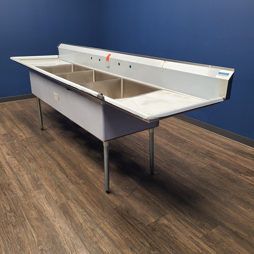 Scratch & Dent BK Resources BKS-3-24-14-24T Compartment Sink No. 1040080