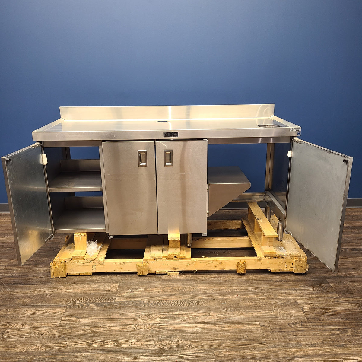 La Rosa Refrigeration L-62172-28M Beverage Serving Counter (Scratch & Dent) No. 1092681