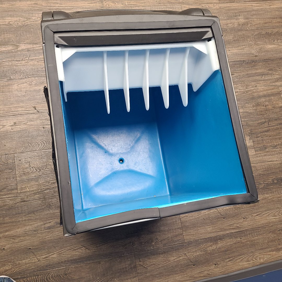 Scratch & Dent Manitowoc D320 Ice Bin No. 1057154