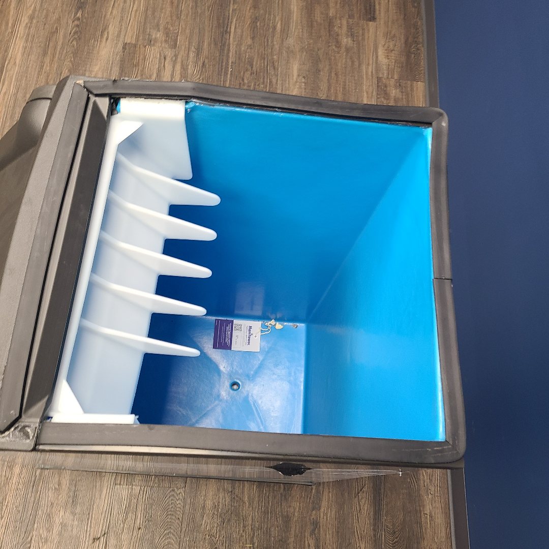 Scratch & Dent Manitowoc D420 Ice Bin No. 1058647