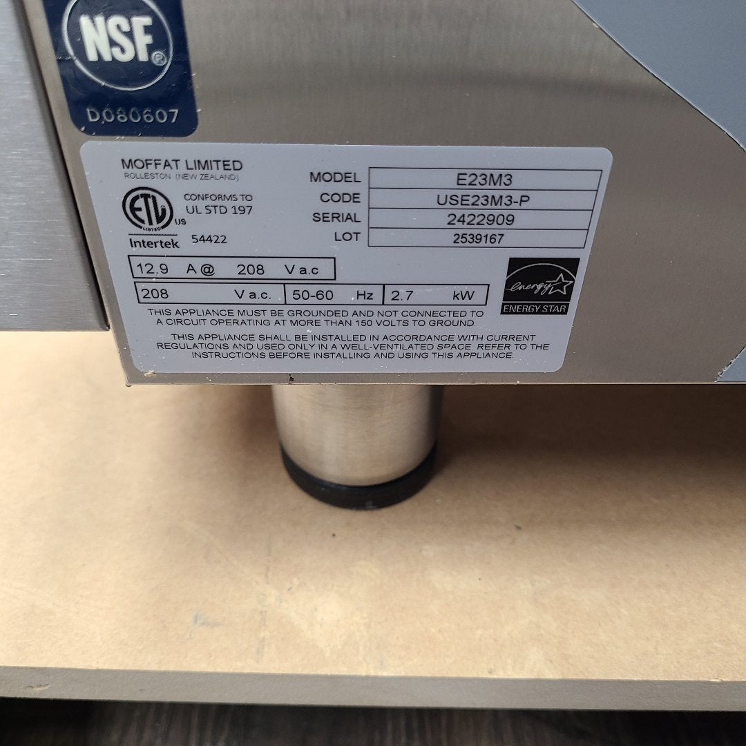 Moffat E23M3 Half Size Electric Convection Oven (Scratch & Dent 2909)