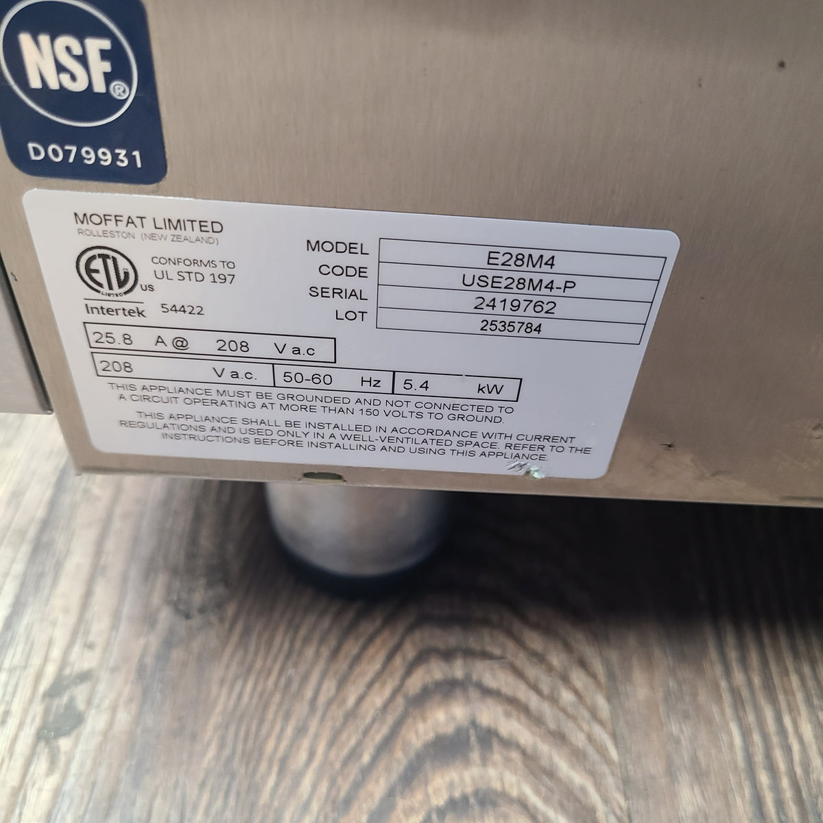 Moffat E28M4 Convection Oven (Scratch & Dent) No. 1086347