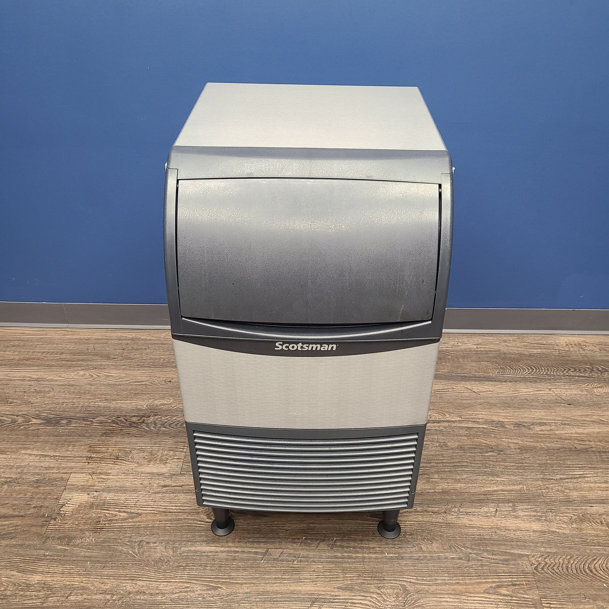 Scotsman CU0920MAX-1 Ice Maker with Bin Cube-Style Scratch & Dent 1448