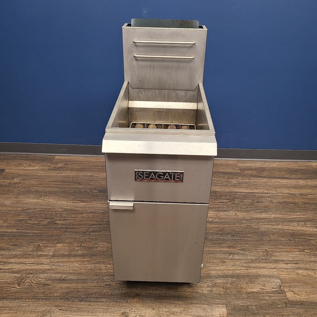front of SEAGATE SGF-40/50NG 50 lb. Natural Gas Fryer