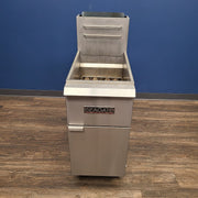 front of SEAGATE SGF-40/50NG 50 lb. Natural Gas Fryer