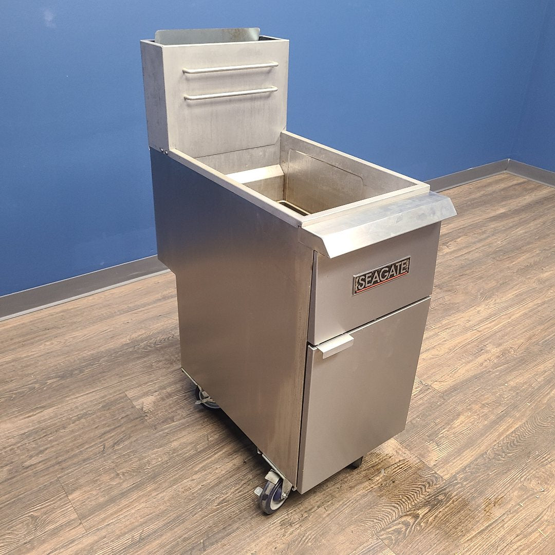 side of SEAGATE SGF-40/50NG 50 lb. Natural Gas Fryer