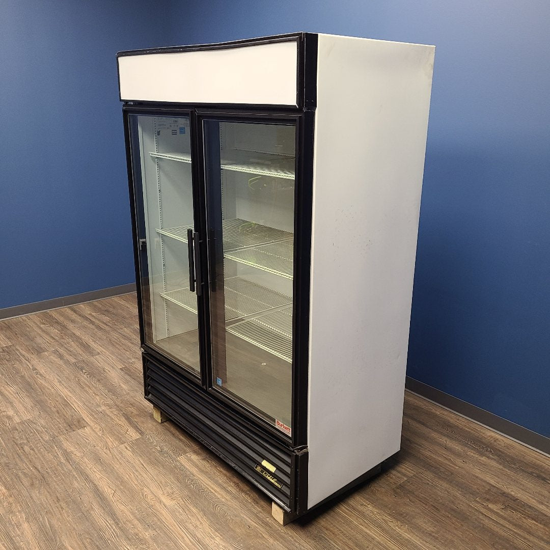 Used True Mfg. - General Foodservice GDM-49-LD Merchandiser Refrigerator No. 1051778
