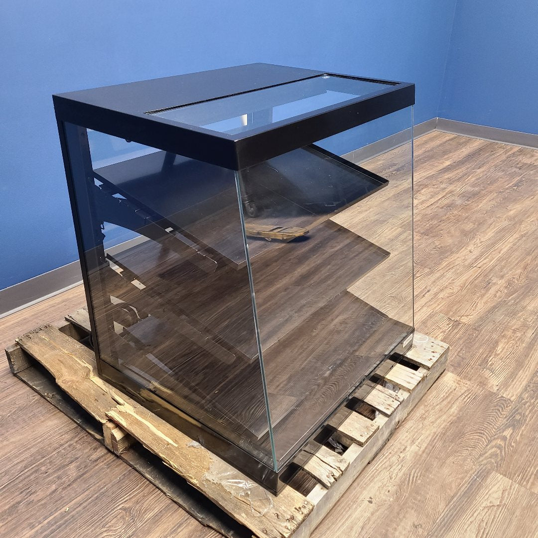 Used Structural Concepts CGS2830 Non-Refrigerated Display Case No. 1054523