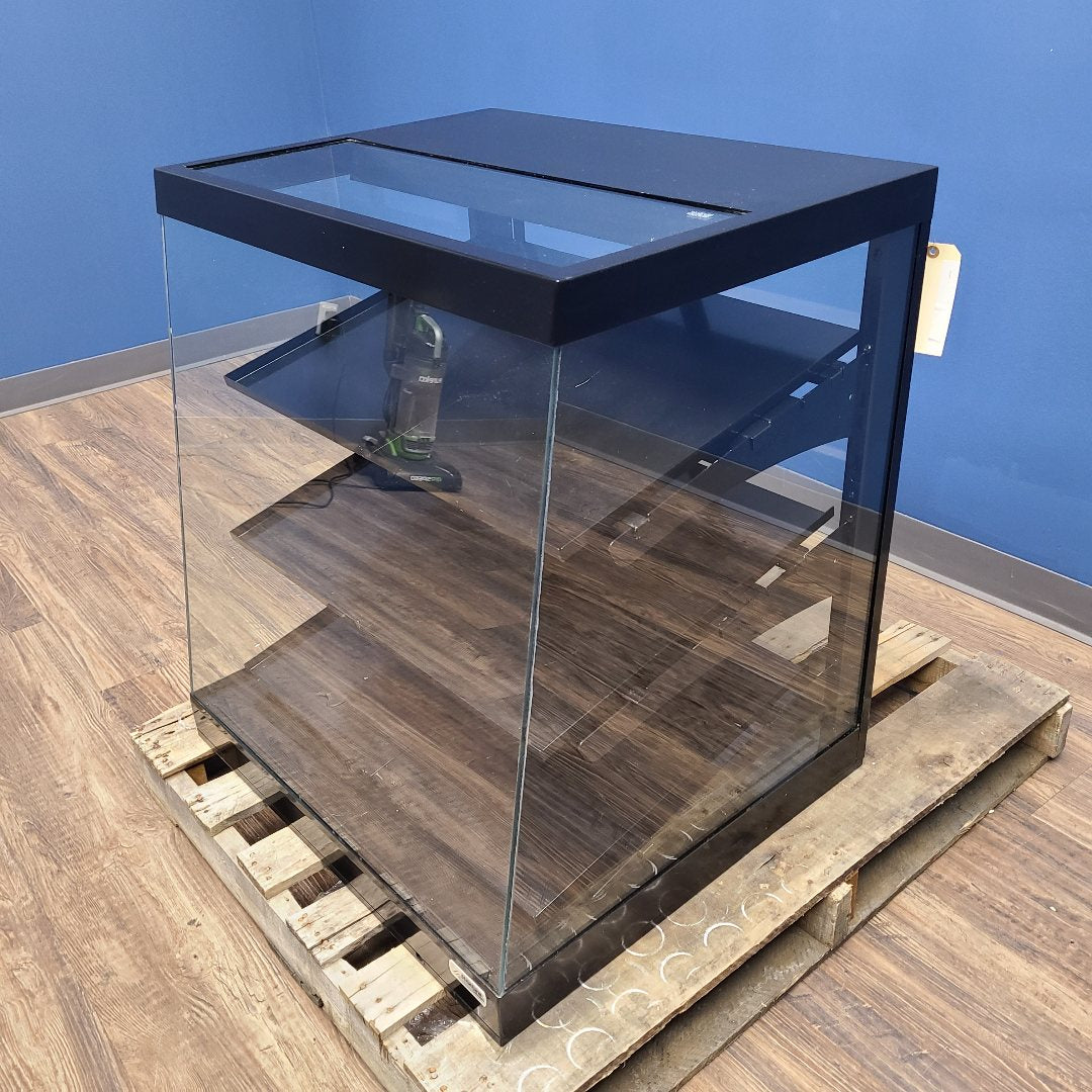 Used Structural Concepts CGS2830 Non-Refrigerated Display Case No. 1054523