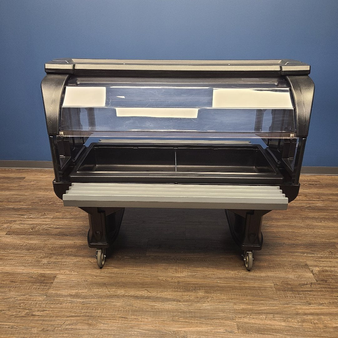 Used Cambro VBRL5 Serving Counter No. 1054529
