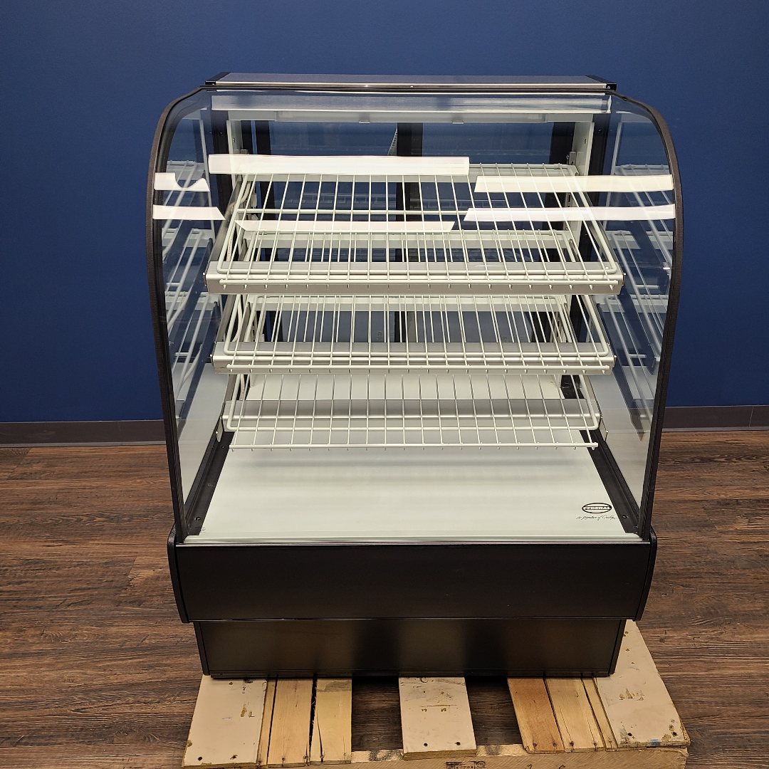 Used Federal Industries CGD3648 Non-Refrigerated Display Case No. 1054533