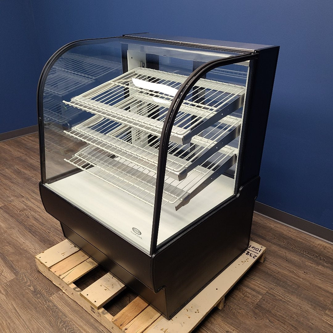Used Federal Industries CGD3648 Non-Refrigerated Display Case No. 1054533
