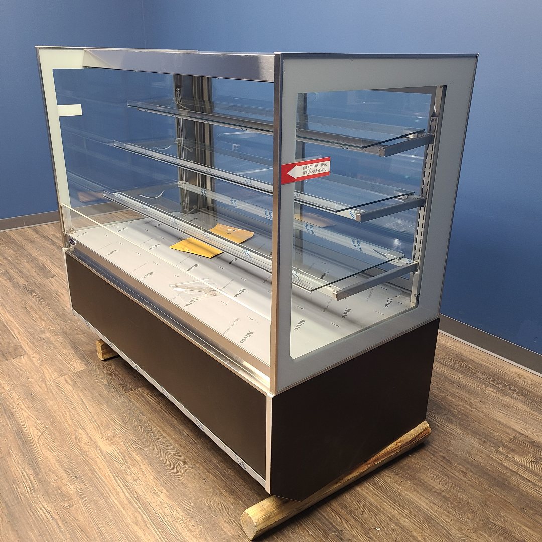 Used Federal Industries ITDSS6034F-B18 Non-Refrigerated Display Case No. 1055914