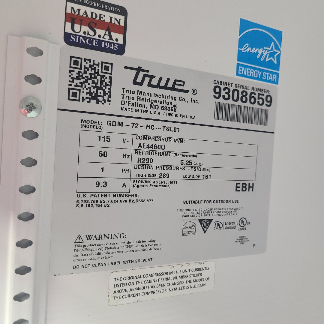Used True Mfg. GDM-72-HC-TSL01 Merchandiser Refrigerator 1069011