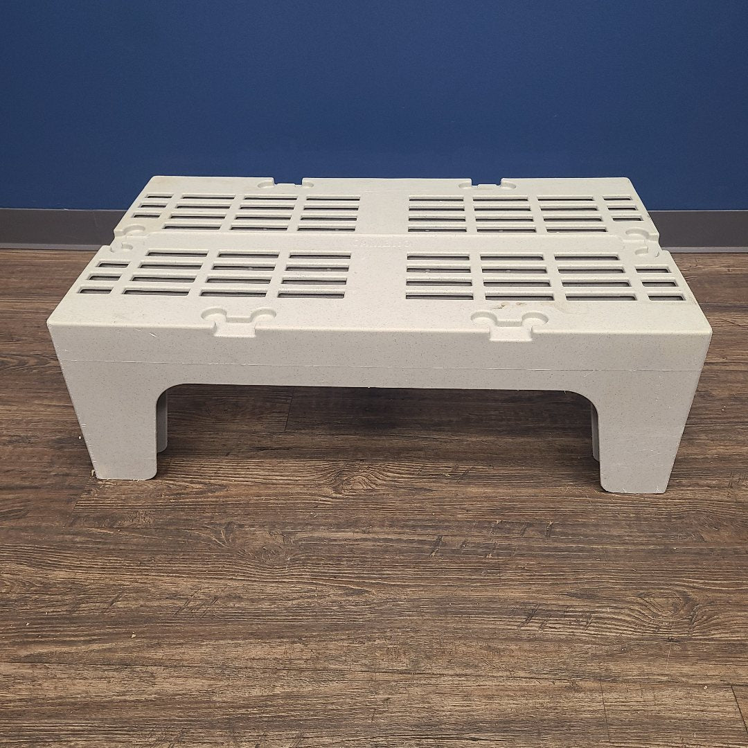 Cambro DRS300480 Dunnage Rack (Used) No. 1080975