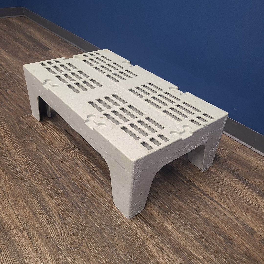 Cambro DRS300480 Dunnage Rack (Used) No. 1080975