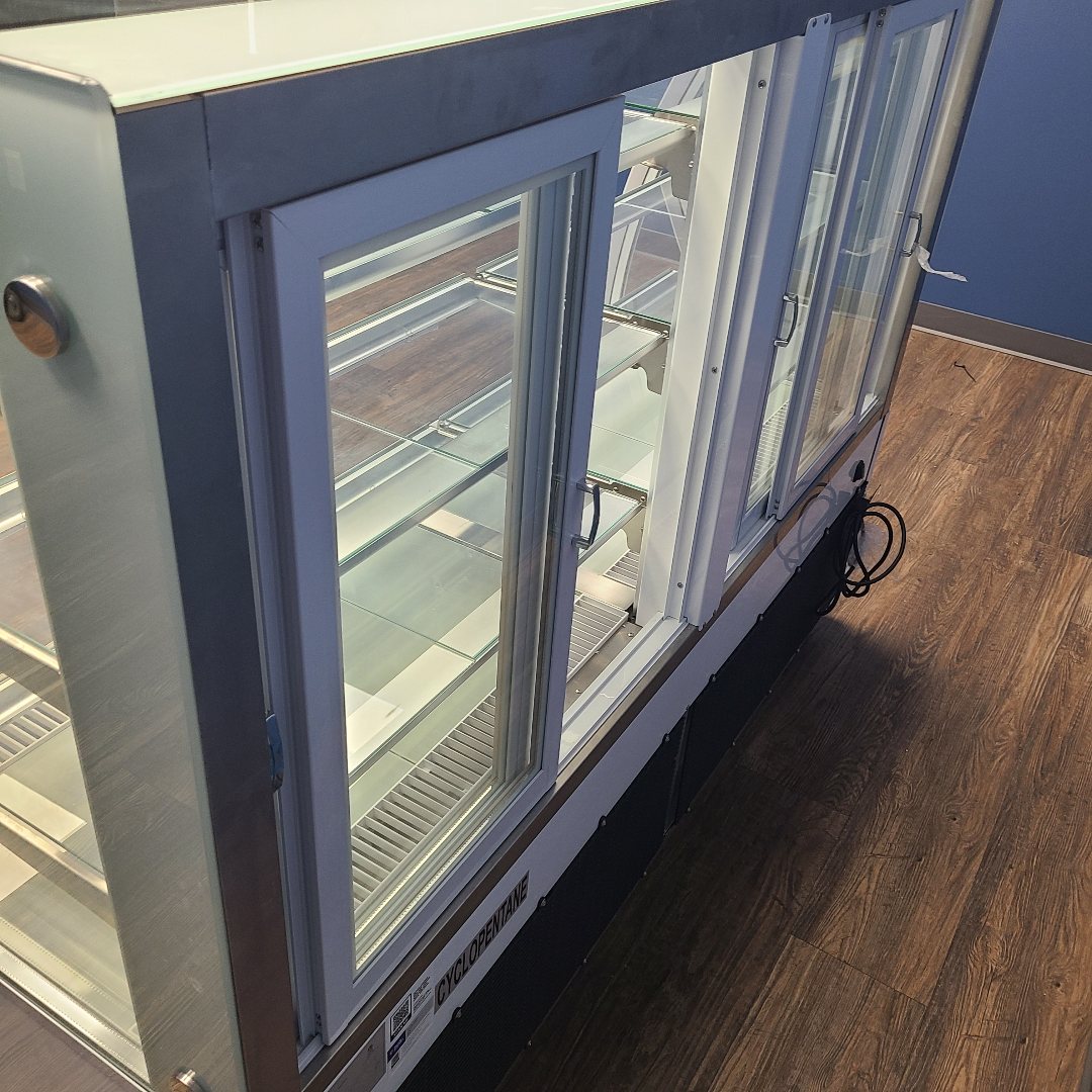Avantco 193BCTD72W Non-Refrigerated Display Case (Used) No. 1083716