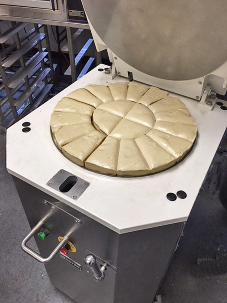 Doyon D20 35 lbs. 20 Piece Hydraulic Dough Divider