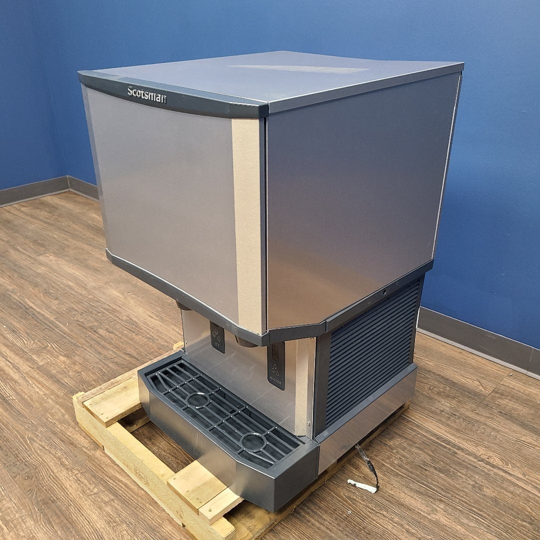 Scotsman HID525W-1 Water Cooled Countertop Nugget Ice Machine (Demo Unit 0997)