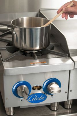 Globe GHP12G 2 Burner Countertop Gas Hot Plate | 44,000 BTU