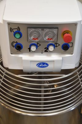 Globe GSM130 130 Lb. 2-Speed Spiral Dough Mixer | 4 HP