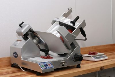 Globe S13A 13" Premium Heavy Duty Automatic Slicer | 1/2 HP
