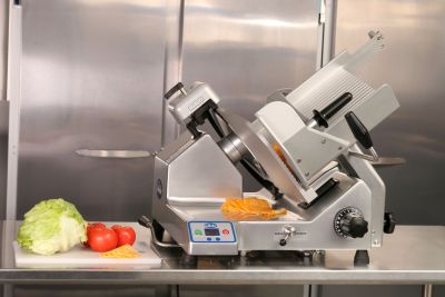 Globe SG13A 13" Premium Heavy Duty Automatic Slicer | 120V
