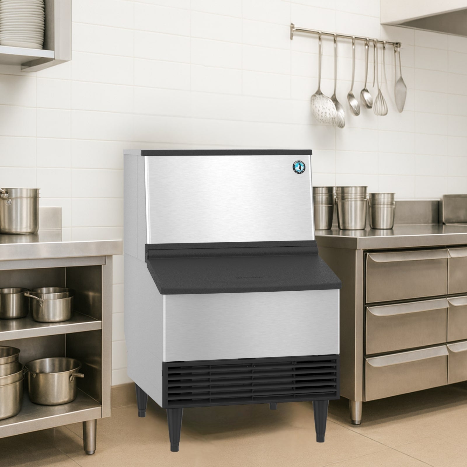 Hoshizaki KM-231BAJ Ice Maker with Bin Cube-Style | Burkett