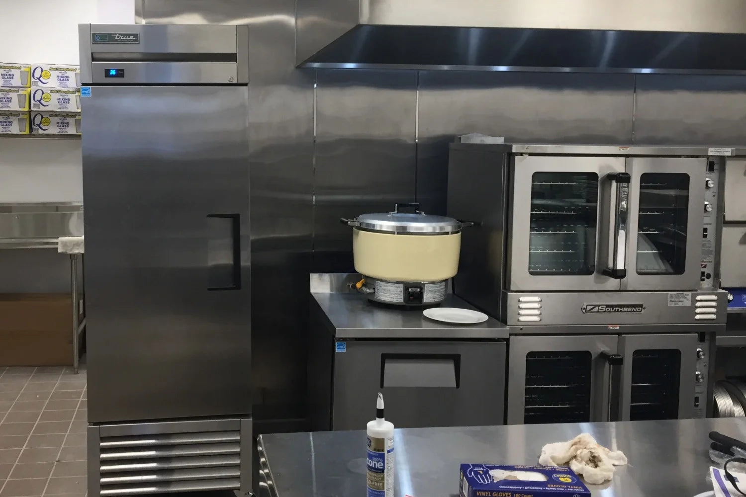 LA Bistro commercial kitchen