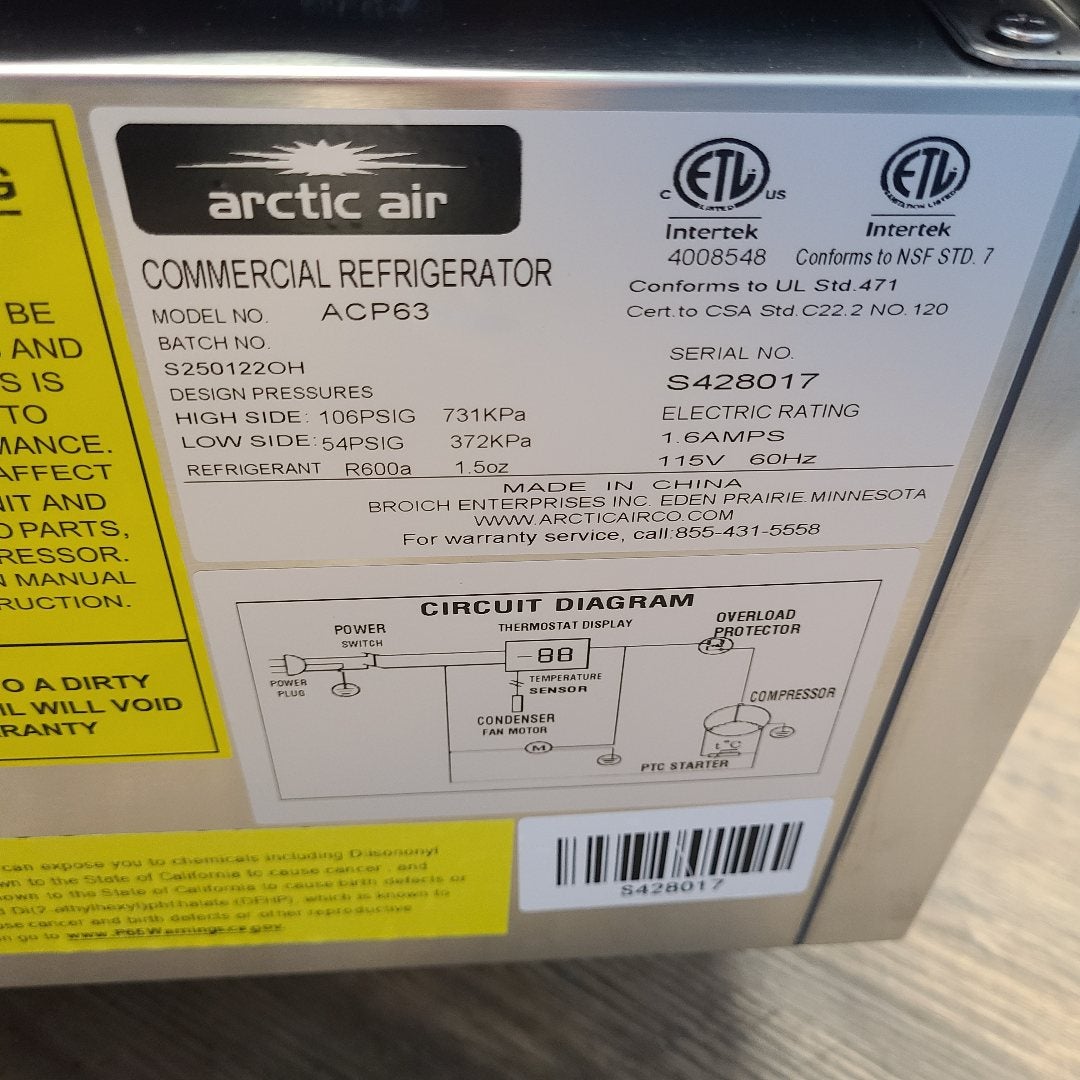 Arctic Air ACP63 63" Refrigerated Countertop Condiment Prep Station (Scratch & Dent 8017)