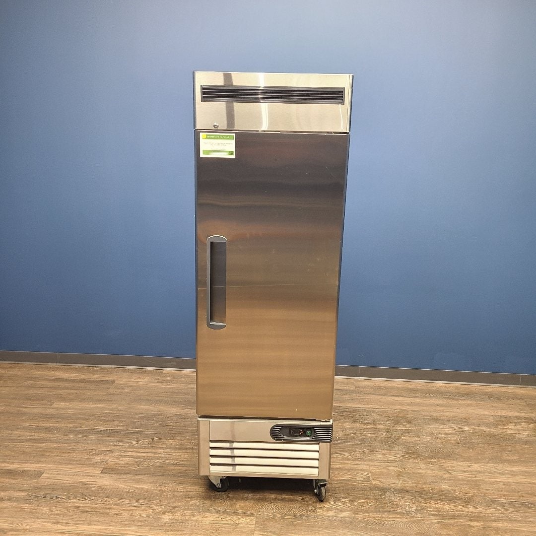 Migali C-1R-HC 28" 1 Door Reach-In Refrigerator (Scratch & Dent T012)