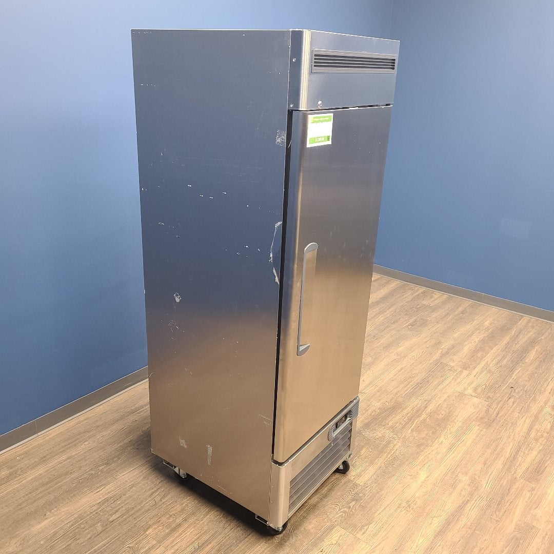 Migali C-1R-HC 28" 1 Door Reach-In Refrigerator (Scratch & Dent T012)