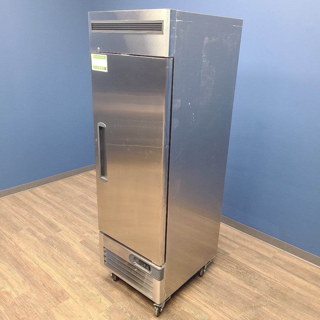Migali C-1R-HC 28" 1 Door Reach-In Refrigerator (Scratch & Dent T012)