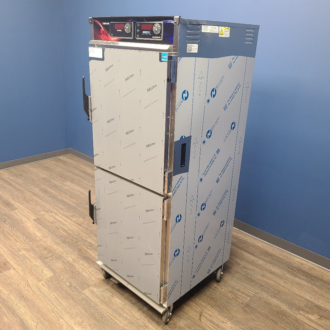 Cres Cor H137WSUA12D15A Full Size Mobile Heated Cabinet (Scratch & Dent 7001)