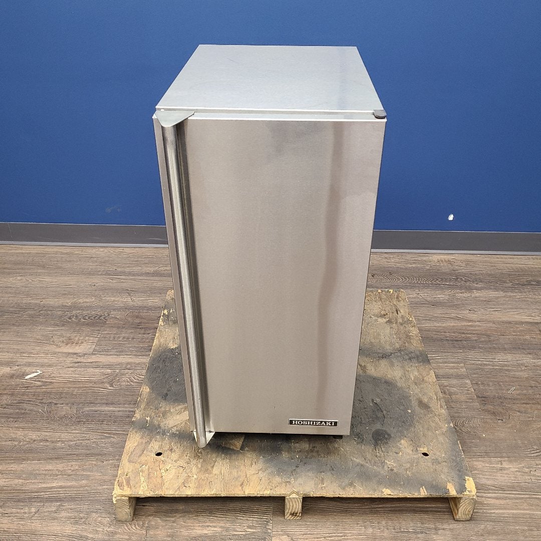 Hoshizaki AM-50BAJ Undercounter Top Hat Ice Maker (Scratch & Dent 137G)