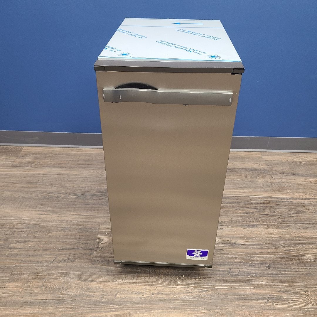 Manitowoc UCP0050A-161 15" Undercounter Ice Maker w/ Bin (Scratch & Dent 4831)